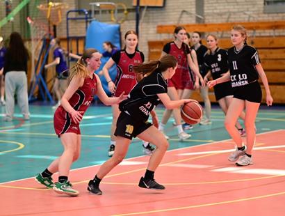 W koszykarskich zmaganiach tryumf Szkoły Gortata