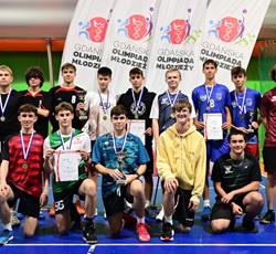 Podwójne złoto dla Szkoły Gortata w drużynowym badmintonie