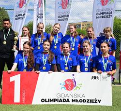 Rozgrywki w piłkę nożną na finiszu